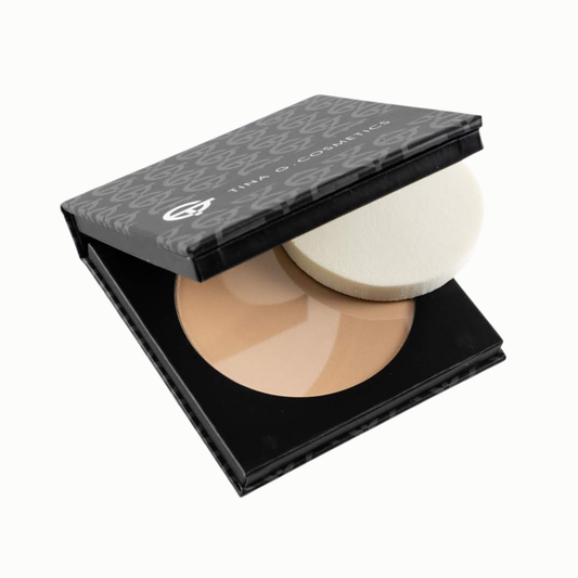 Powder: Mineral Pressed Powder in Compact with Sponge