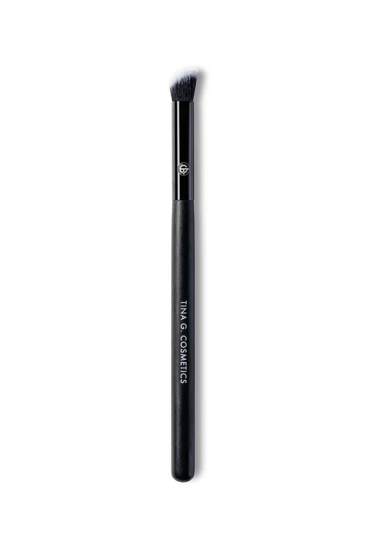 Angled Dense Eyeshadow Brush