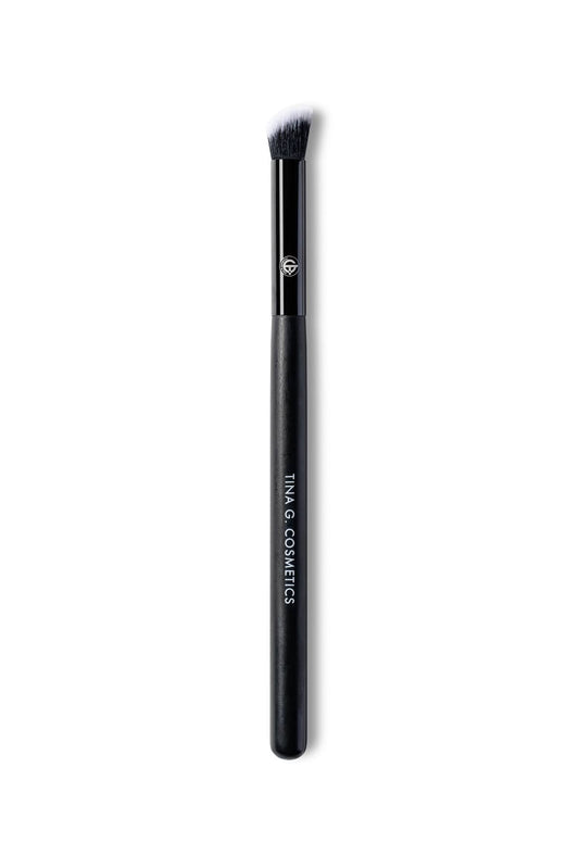 Angled Dense Eyeshadow Brush